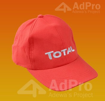 topi total merah